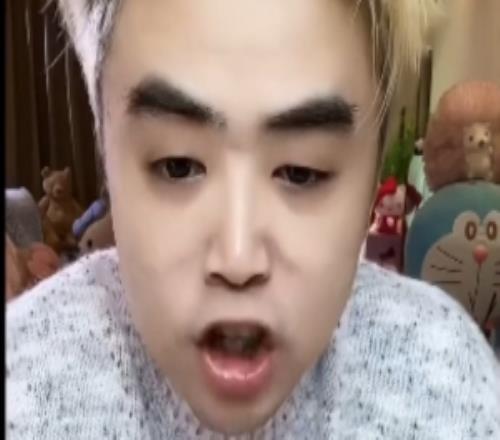 爱笑：给蓝哥培养了优秀的教练组希望JDG重振荣光我们一起好