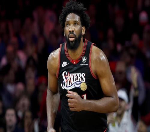 官方：76人因将恩比德列为不可出场又让其登场而被罚款10万美元