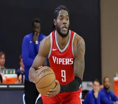 三分命中率还在不断下降，火箭二队锋线新秀很难竞争双向合同