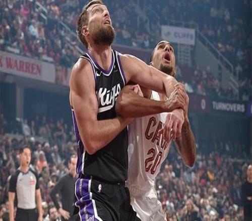 米切尔33+8骑士险胜国王升第五莫布利29+13+8小萨24+16+6