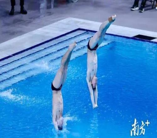 金牌+1，广东队谢思埸黄博文跳水男子双人3米板夺冠