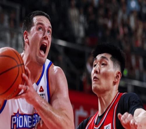 唉！0分0板0助0断，一分钟3犯规，这种平庸之辈，咋进的国家队