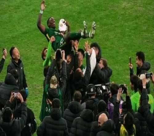 何宇鹏：在国安踢球真的很幸福法比奥实至名归的金靴太帅啦