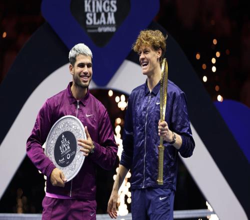 土豪攻势，网球选择正义还是金钱