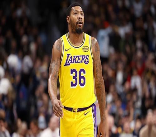 单节12分！湖人后场大闸成为了球队完成逆转球的关键人物