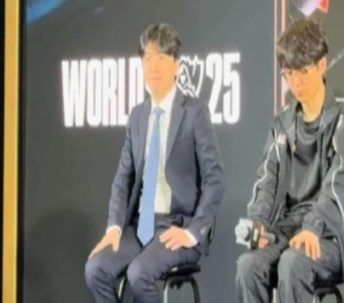 KT教练Score：选手时期跟mafa有过交集世界赛决赛遇到感觉很神奇