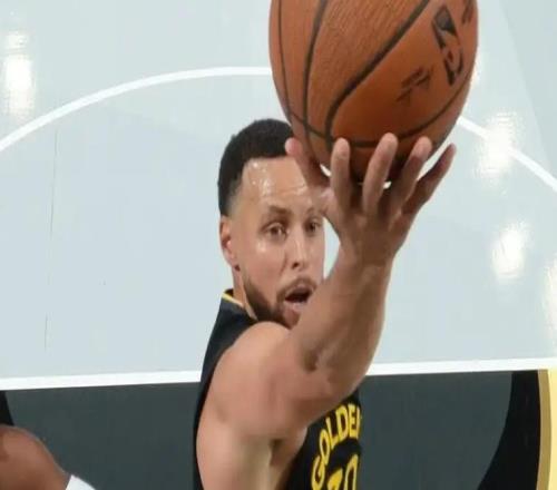 有点坏了！库里大腿股四头肌挫伤，最少缺席2周，战绩遭重大考验