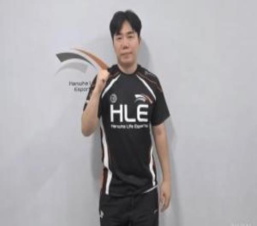 Homme：相比中国这里的环境确实更好，战队体系构建得非常完善