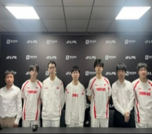 WE赛后群访教练：回去好好复盘根据复盘情况去调整改正