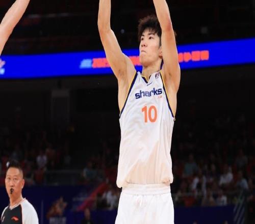 郭昊文半场22分拉维特29+10，王哲林历史第12人，同曦险胜上海