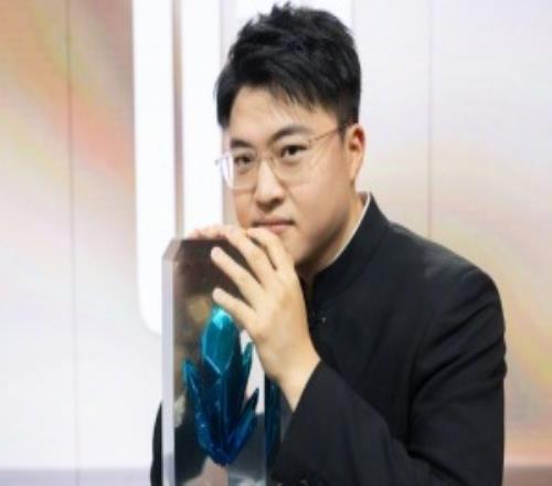 事情解决了！解说昊恺删除威胁Uzi相关微博且未作出任何说明