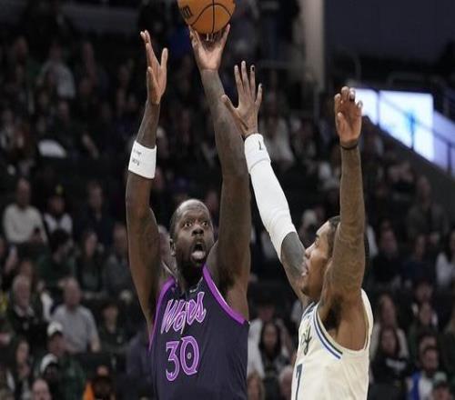 兰德尔29+8+6字母哥25+8森林狼客场大胜雄鹿