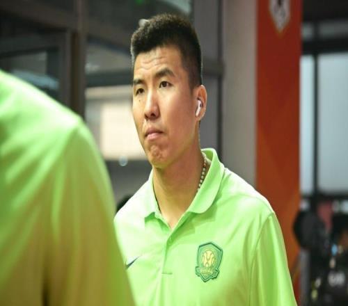 辽宁争夺90万欧中场，J联赛银靴或空降中超，国安多位功勋离队