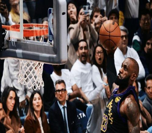 阿杜的扣篮，老詹的准三双！！