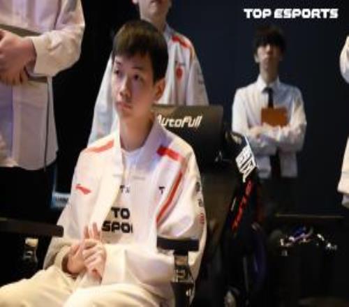 LPL第一中单是这么当的Creme后两局遭Rookie完爆战绩仅为41011