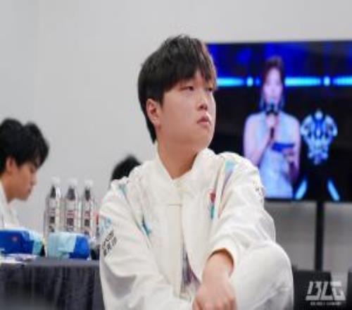 Bin哥不骗我们！Bin在“AL真不是冠军吗”投了“bin才是冠军”选项