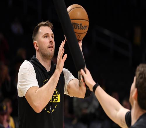 末节逆转一波流，关键球能力联盟第一，詹姆斯赛后表态