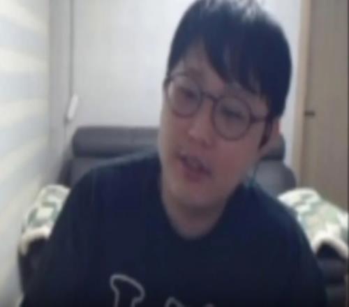 imp：Peyz不算区不想说谁区感觉就上路玩的好再就是打野AD