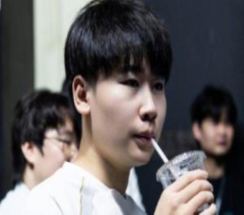 谁是对的！iG今年五次交手BLG首次取胜此前仅赢下2小局