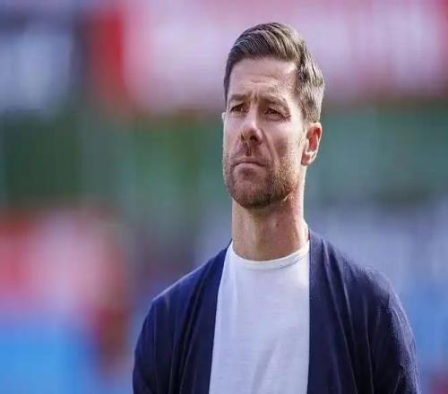 德蒙：我对阿隆索的言论有点过激，伯纳乌需要齐达内的翻版