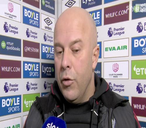 斯洛特谈戈麦斯首发：在3场丢10球后，我决定派上4名纯正后卫