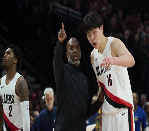 杨瀚森NBA有大哥罩了，阿夫迪亚学中文和他挡拆，主帅下了死命令